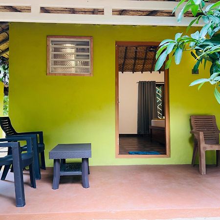 Hampi Village Resort & Tutti Cafe Luaran gambar