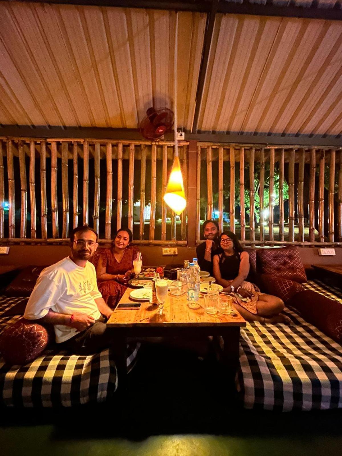 Hampi Village Resort & Tutti Cafe Luaran gambar