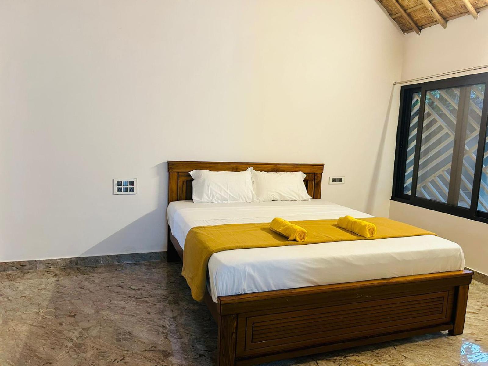 Hampi Village Resort & Tutti Cafe Luaran gambar