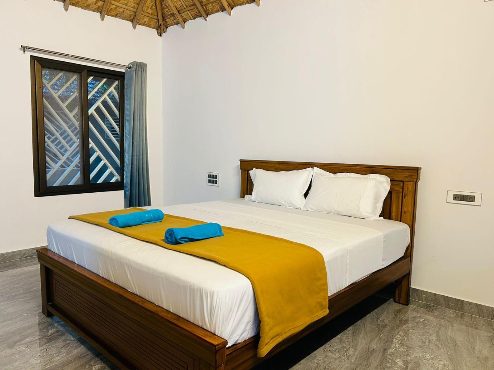 Hampi Village Resort & Tutti Cafe Luaran gambar