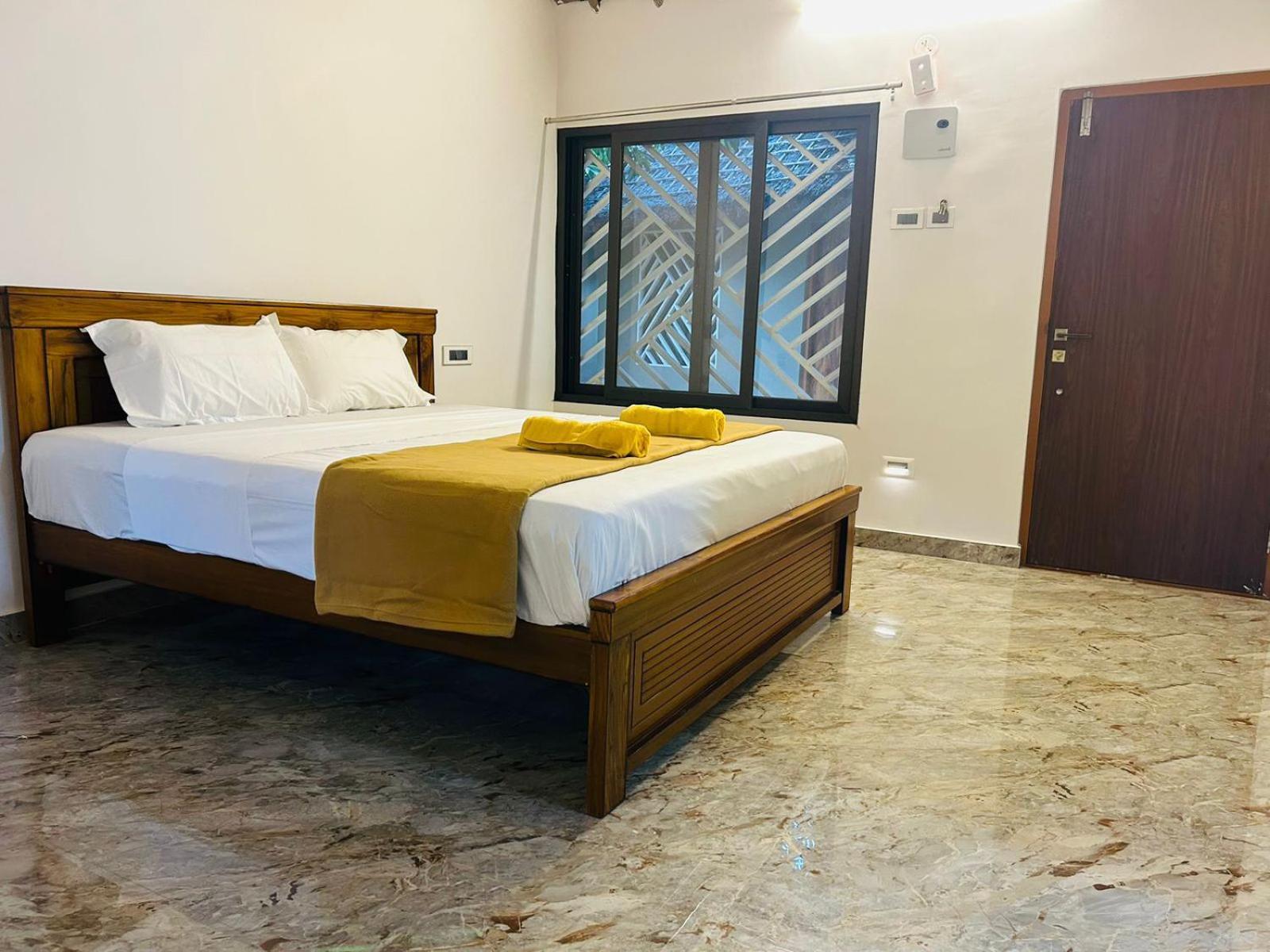Hampi Village Resort & Tutti Cafe Luaran gambar