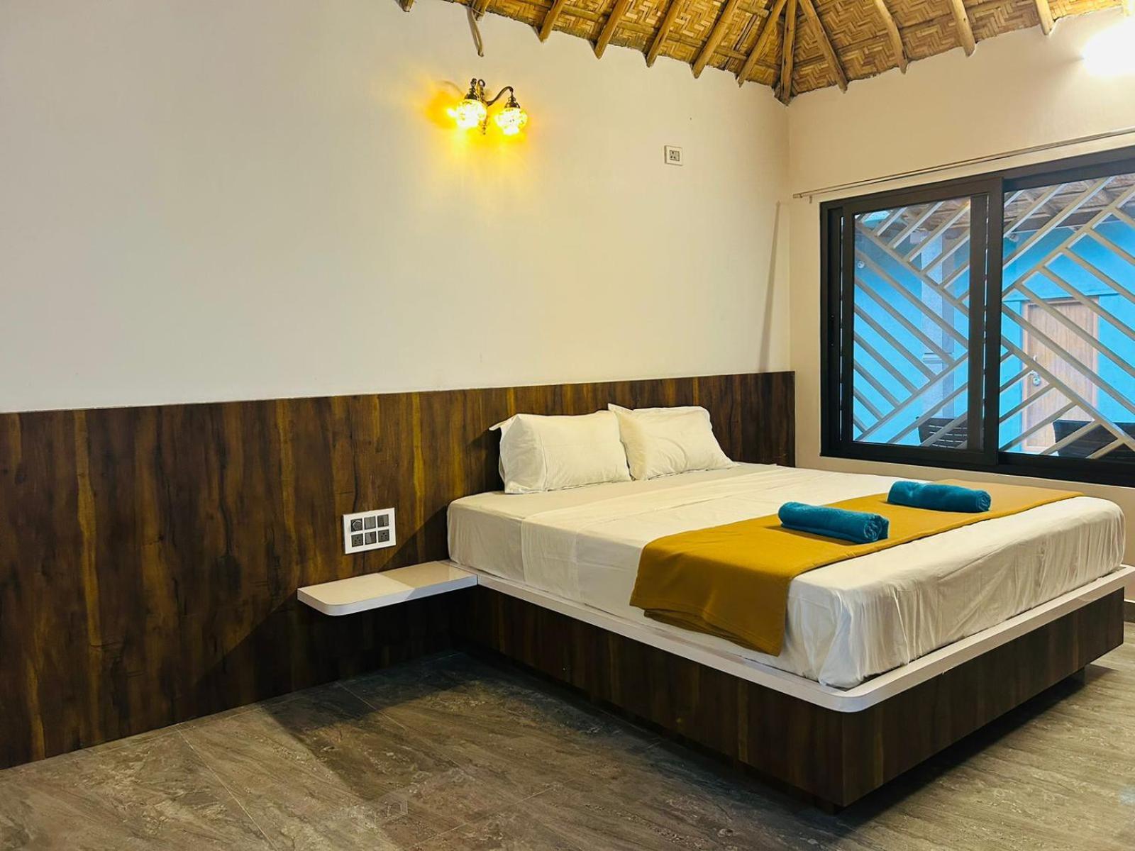 Hampi Village Resort & Tutti Cafe Luaran gambar