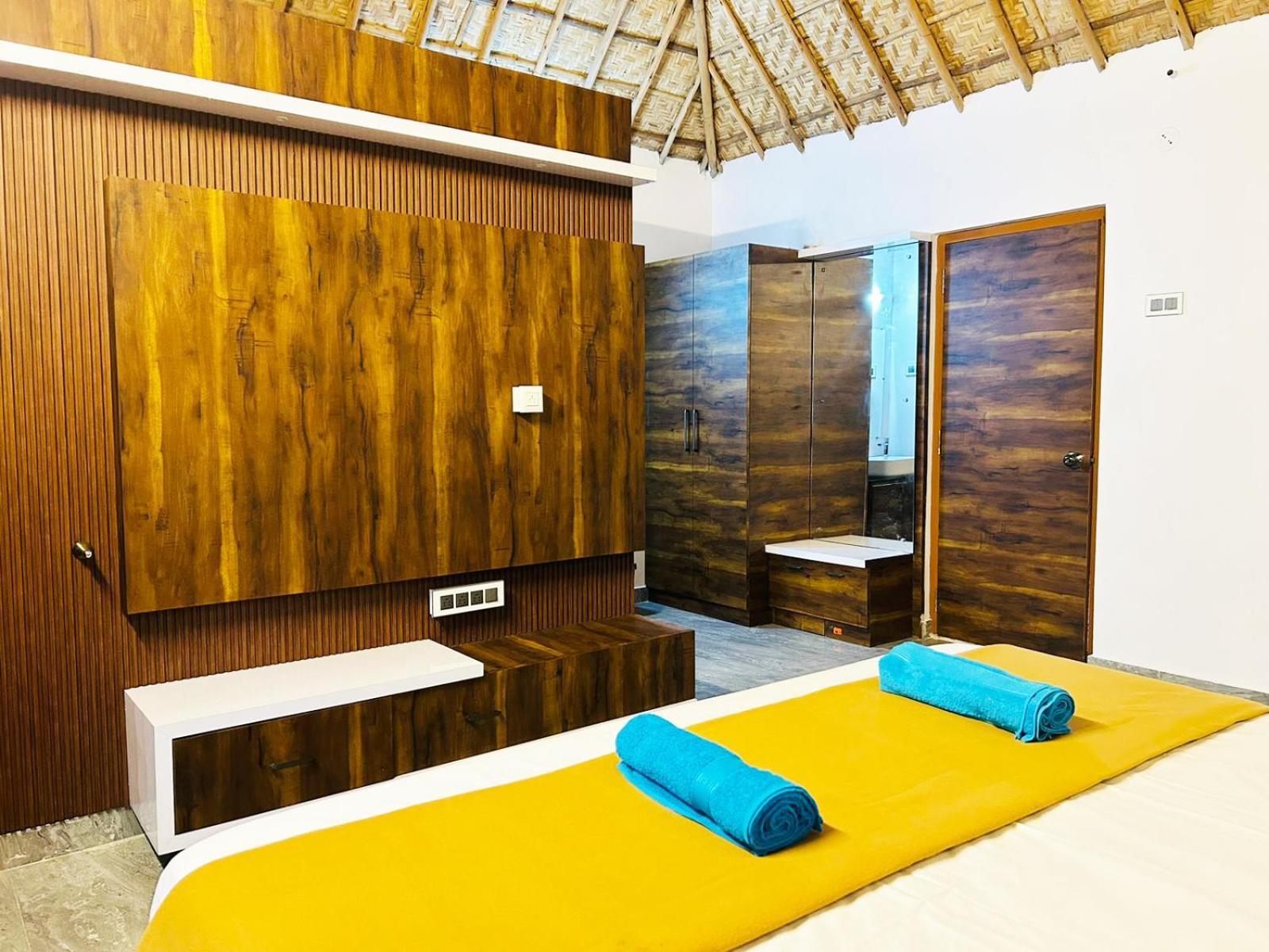 Hampi Village Resort & Tutti Cafe Luaran gambar