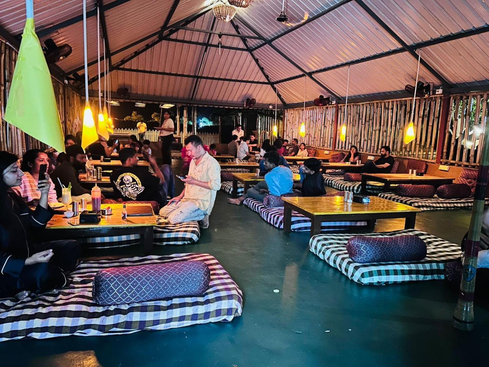 Hampi Village Resort & Tutti Cafe Luaran gambar