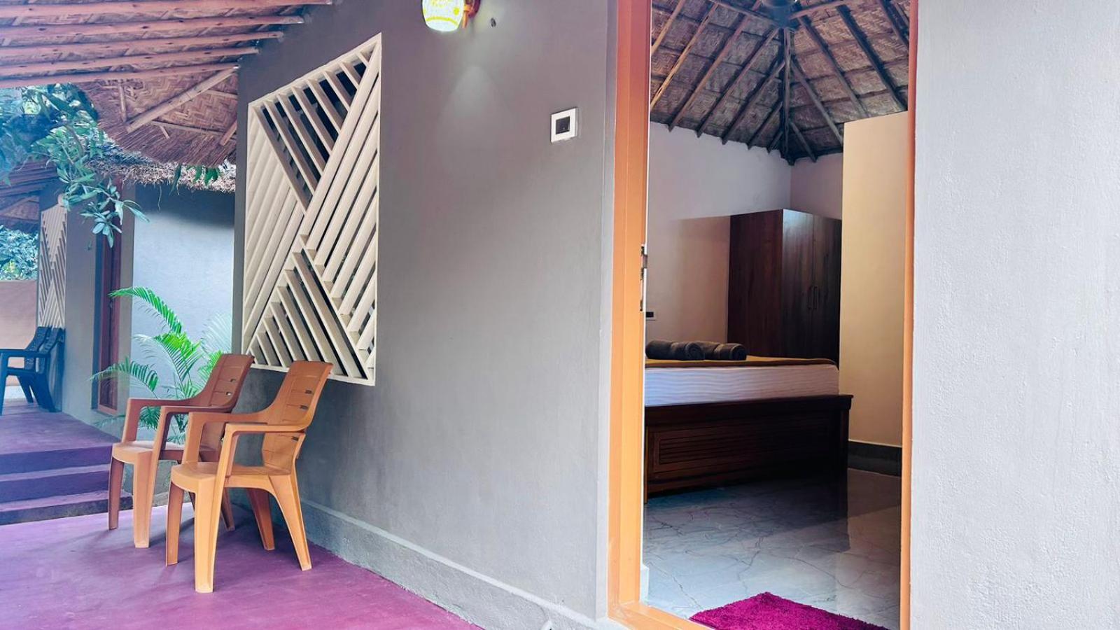 Hampi Village Resort & Tutti Cafe Luaran gambar