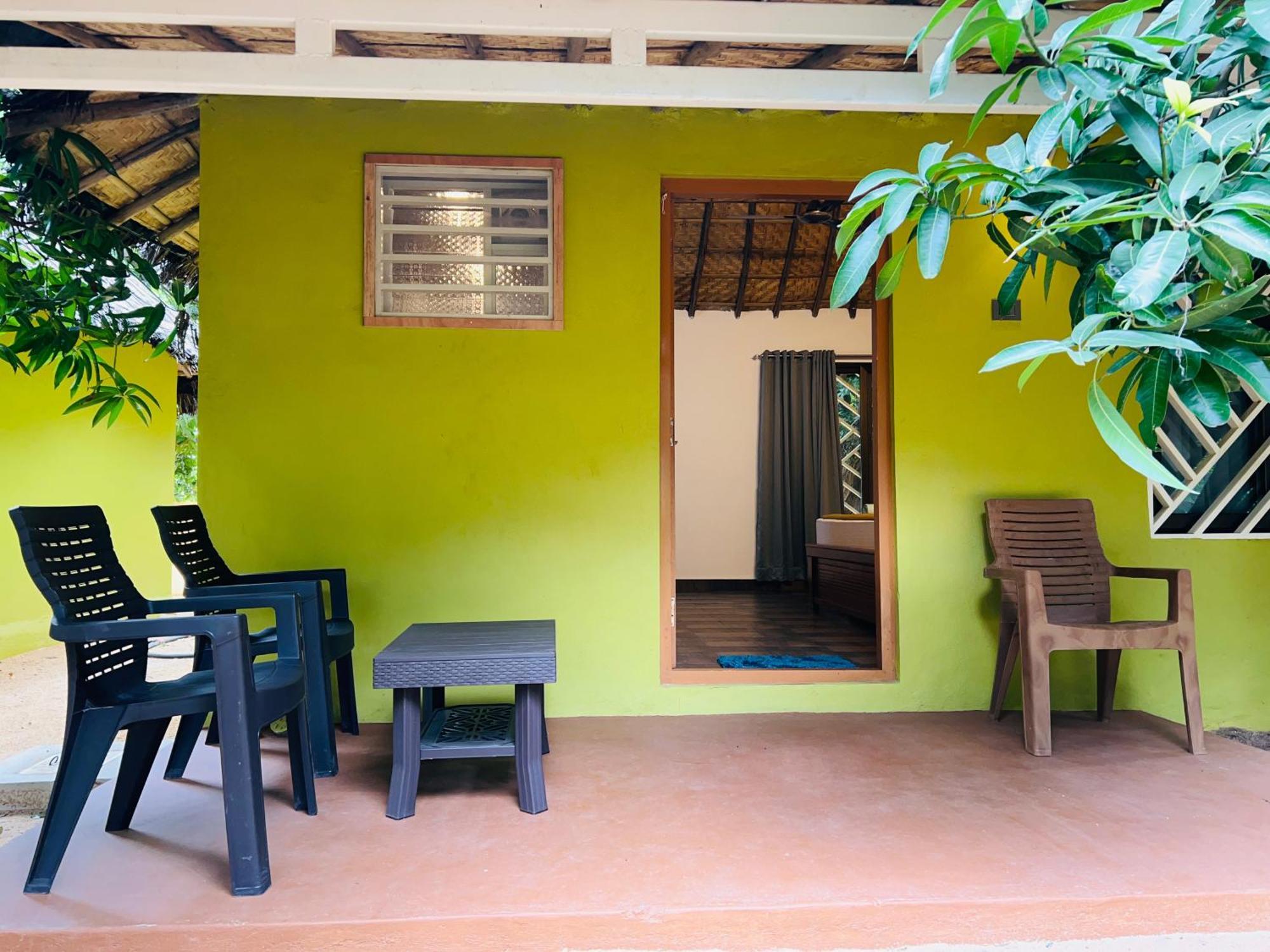 Hampi Village Resort & Tutti Cafe Luaran gambar
