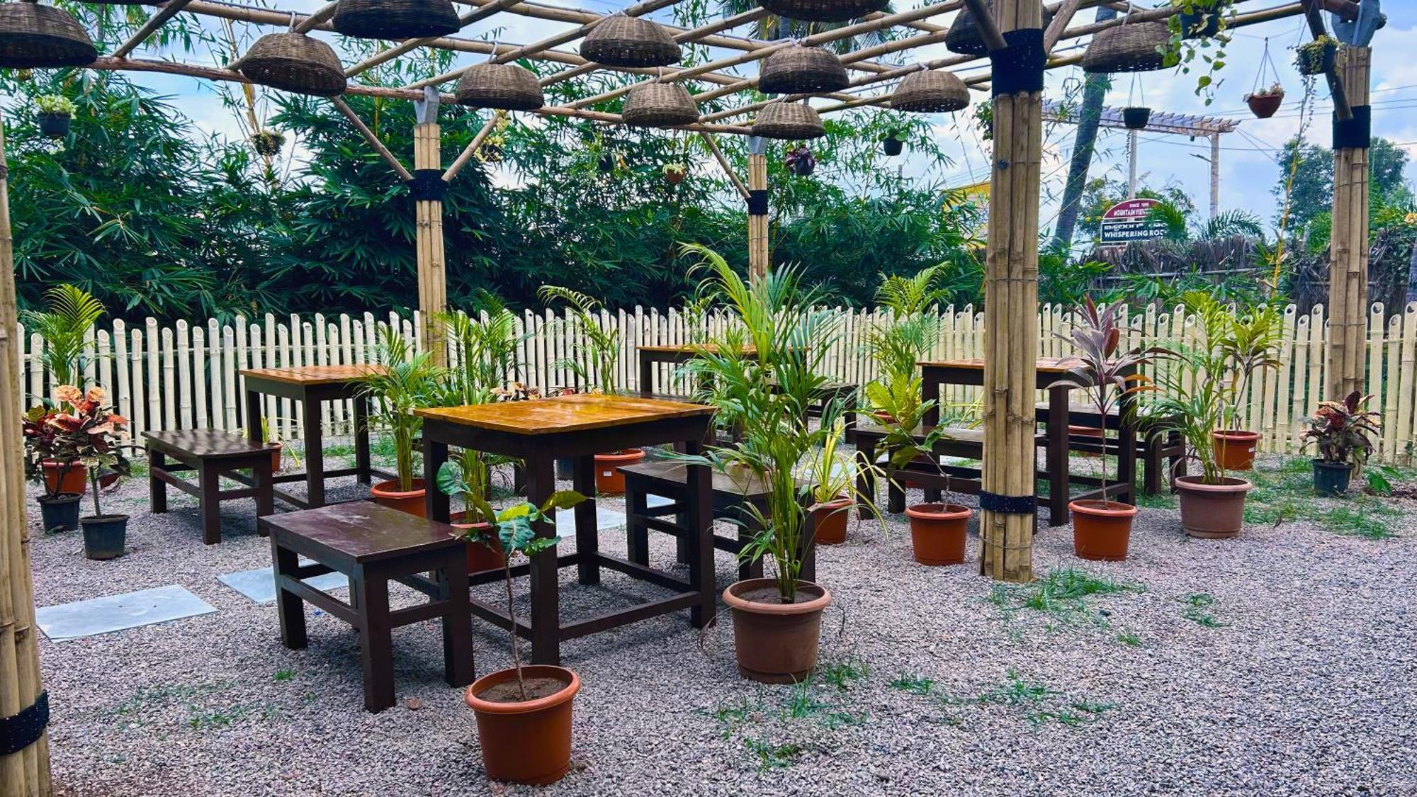 Hampi Village Resort & Tutti Cafe Luaran gambar
