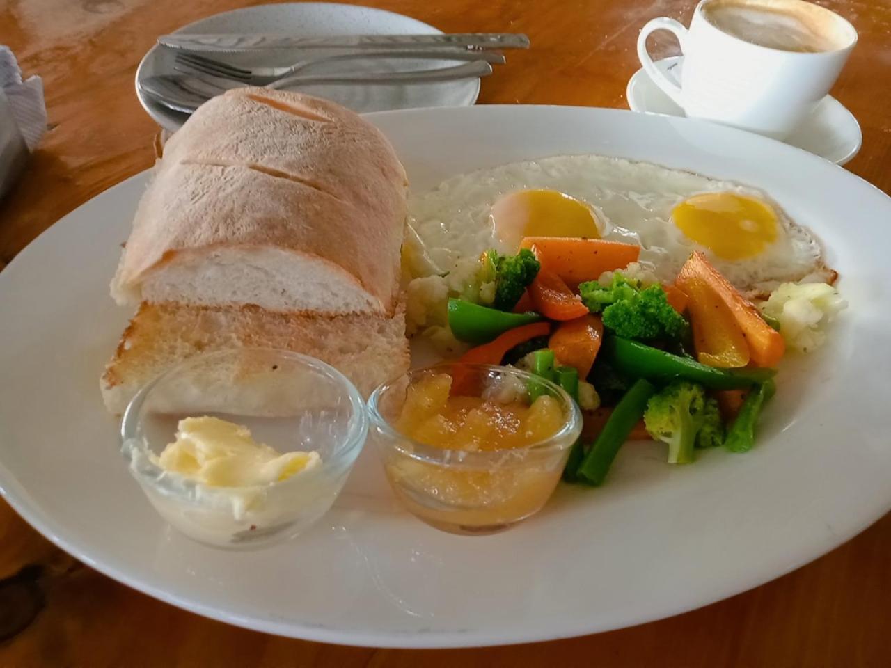 Hampi Village Resort & Tutti Cafe Luaran gambar
