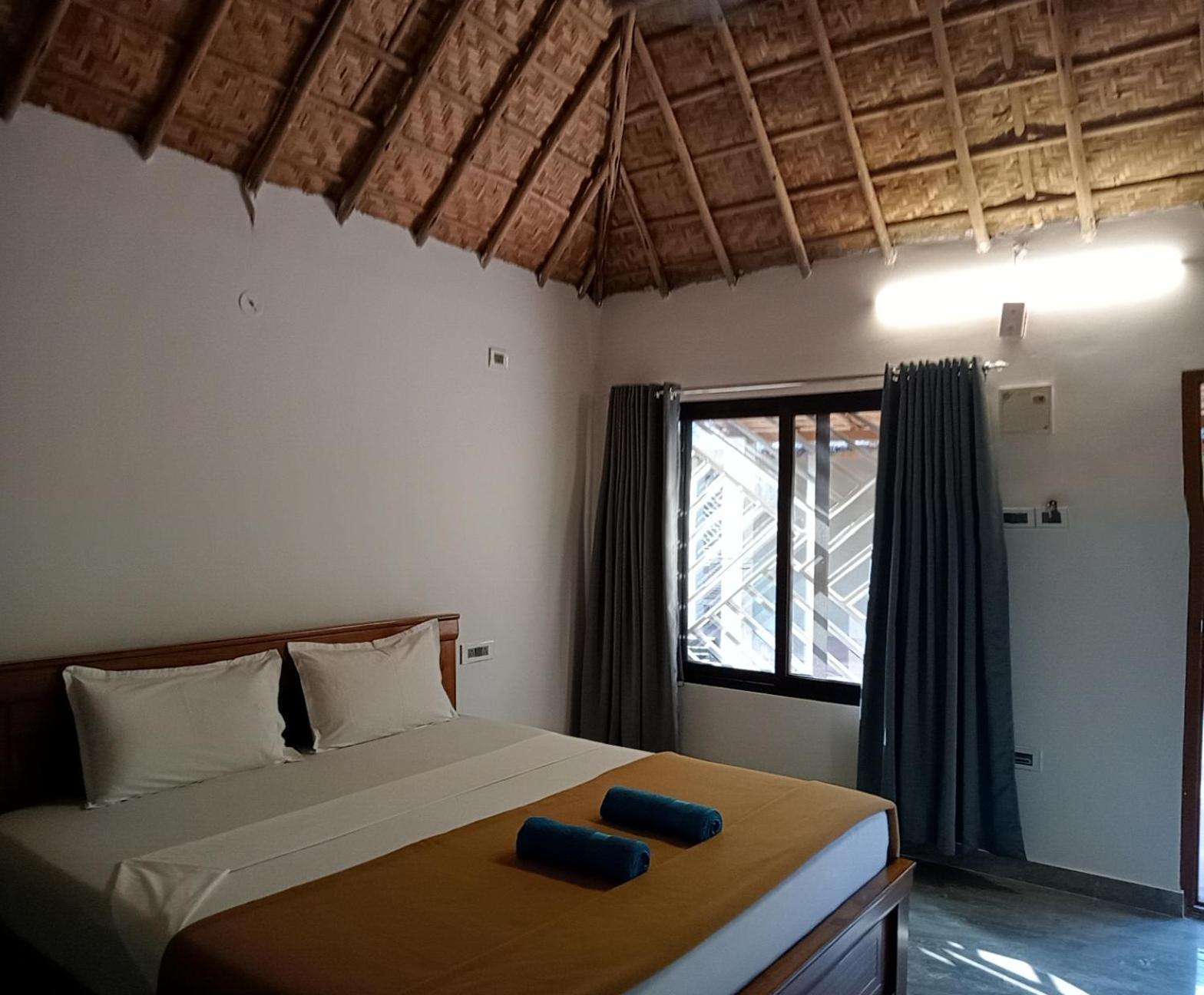 Hampi Village Resort & Tutti Cafe Luaran gambar